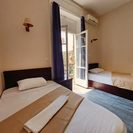 Travelers House Hostel